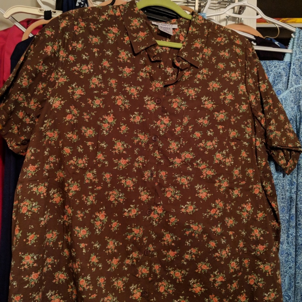 Womans 22w short sleeve